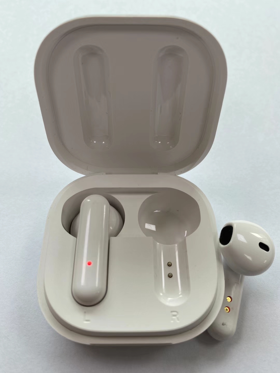 藍(lán)牙耳機(jī)